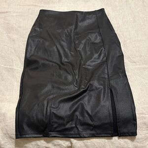 Chic Black Pencil Skirt